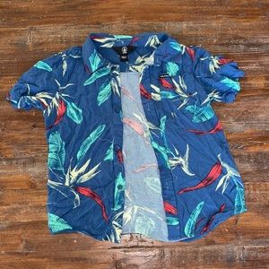 Volcom button down size 7